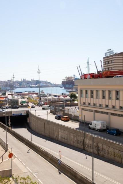 Grande Monolocale Con Parcheggio Interrato Incluso Leilighet Genova Eksteriør bilde